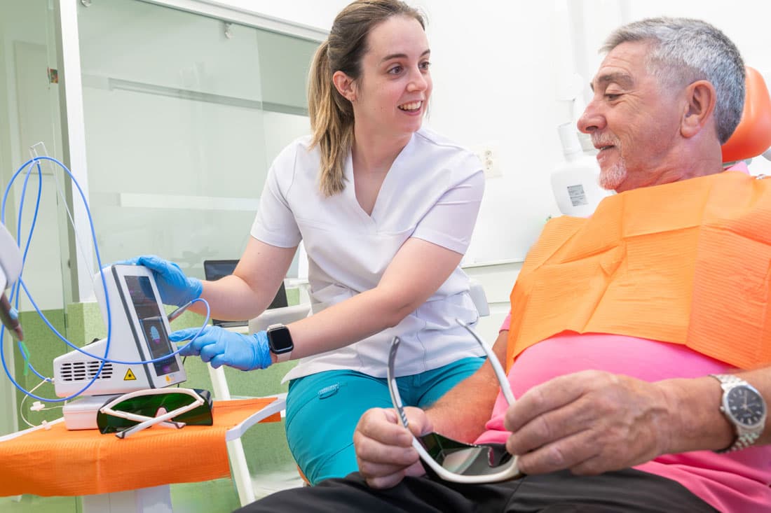 Láser dental en A Coruña y Oleiros